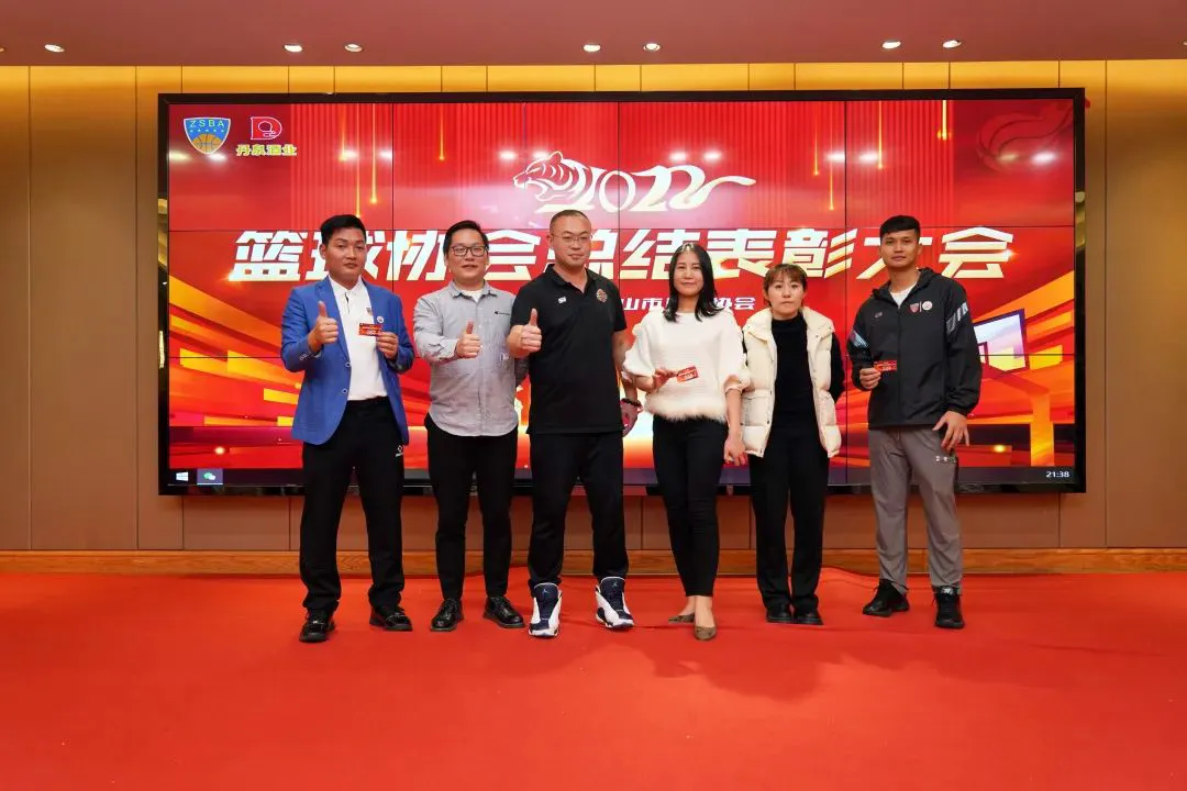 篮球防守训练中如何提高体能和耐力_1